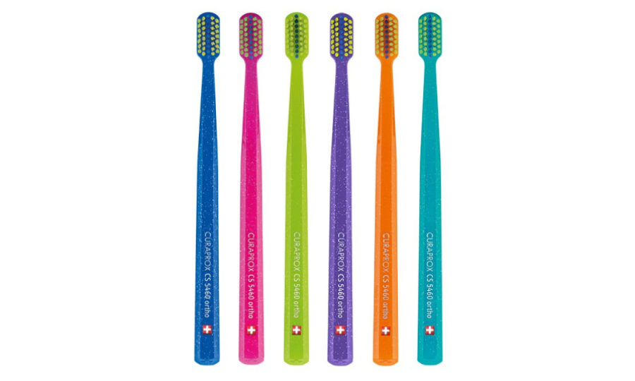 Ортодонтична зубна щітка Curaprox CS Ultra Soft ORTHO з заглибленням